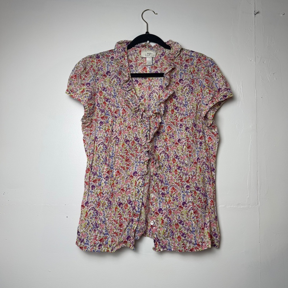 Loft Floral Button Blouse w Cap Sleeves Ruffle Trim Spring Cottage Milk Maid L